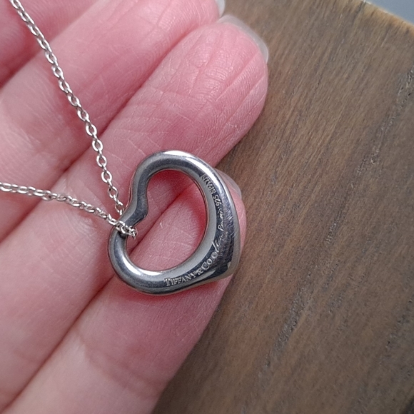 Authentic Tiffany & Co. Elsa Peretti heart necklace - Picture 13 of 13